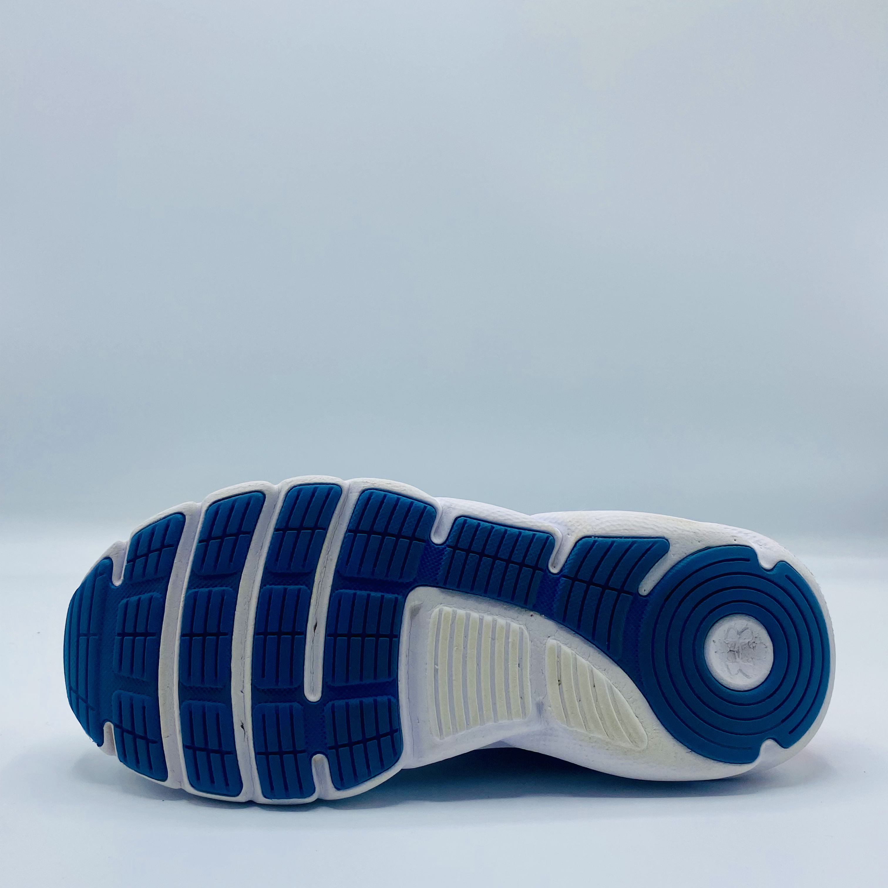Under Armour Assert 9