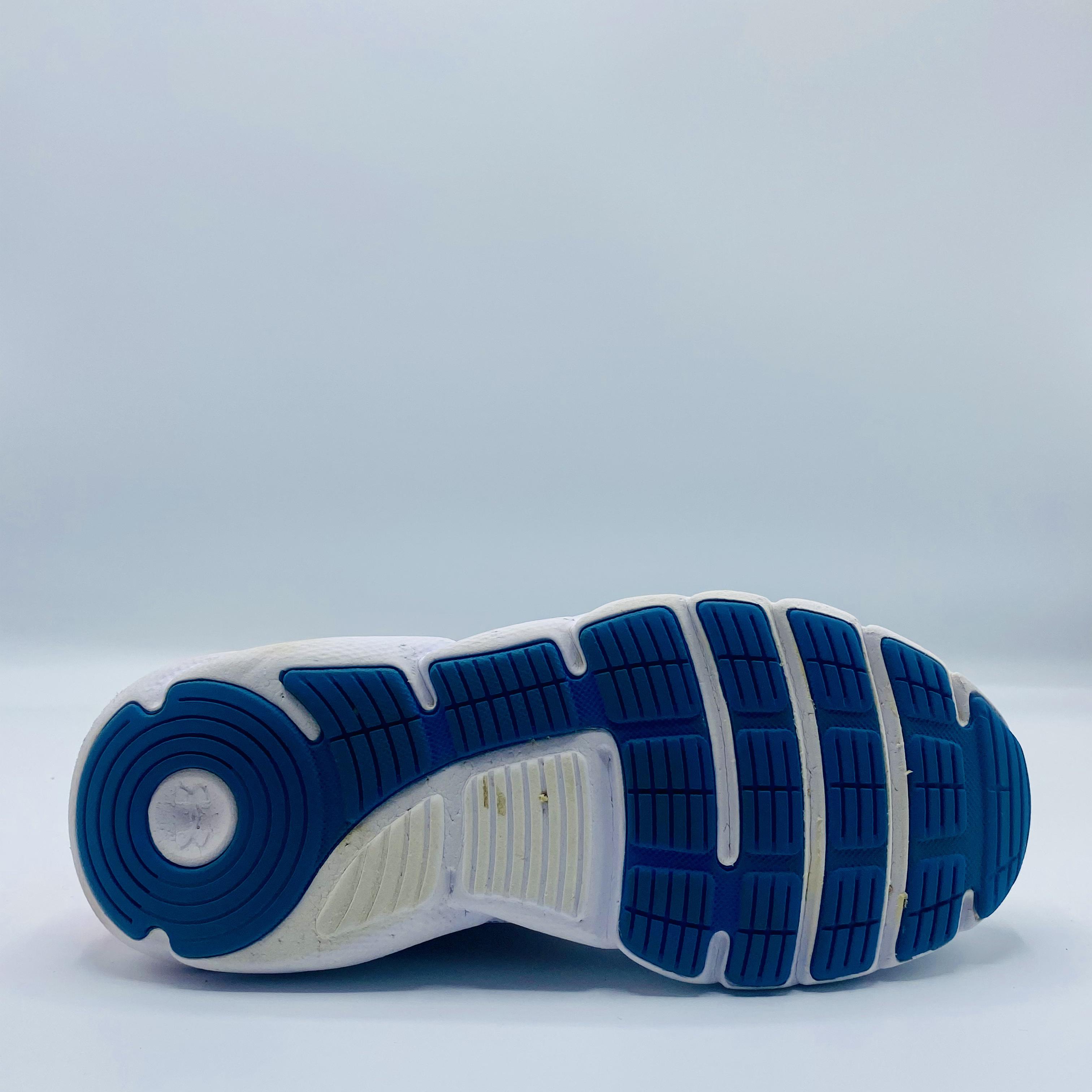 Under Armour Assert 9